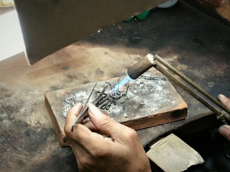 Bali: Uluwatu Silver Jewelry Making Workshop with Creation